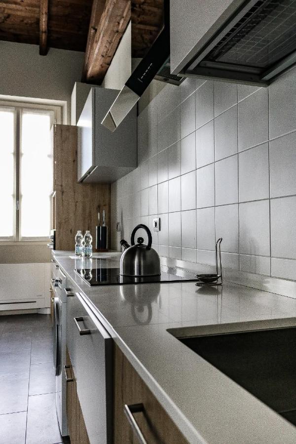 Via Natta - San Siro Apartments - 4 People ミラノ エクステリア 写真
