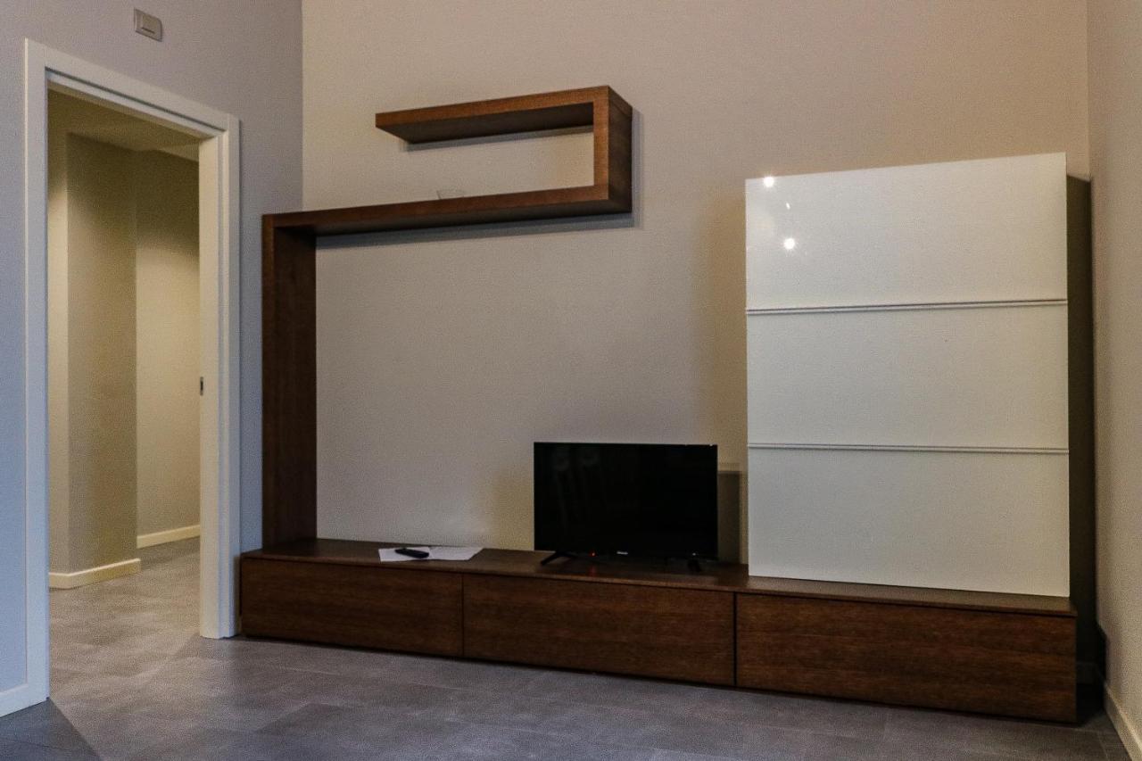 Via Natta - San Siro Apartments - 4 People ミラノ エクステリア 写真
