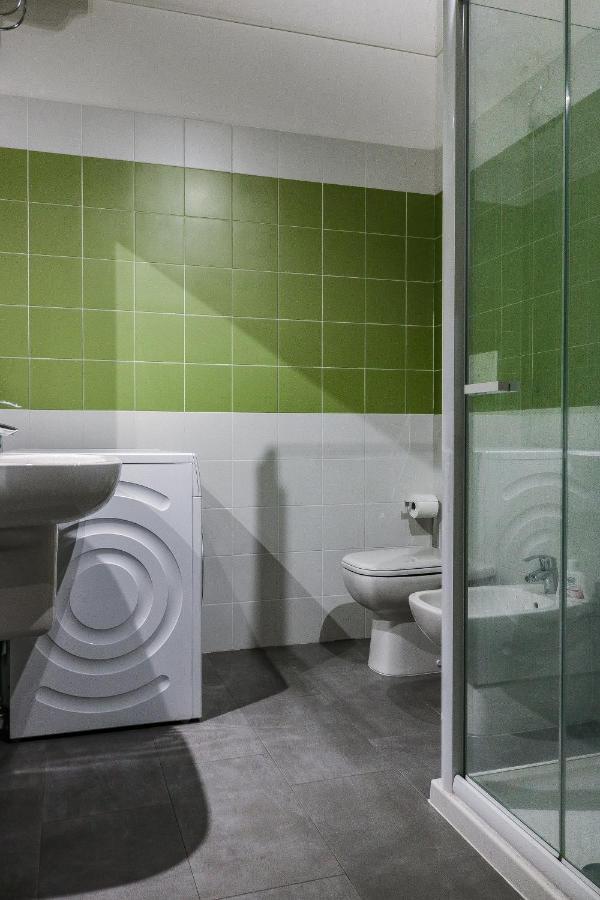 Via Natta - San Siro Apartments - 4 People ミラノ エクステリア 写真
